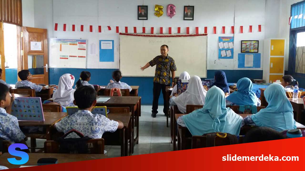 Beban Tersembunyi Guru di Kelas Digital