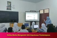 Ketika-Media-Mengambil-Alih-Keputusan-Pembelajaran Ketika Media Mengambil Alih Keputusan Pembelajaran