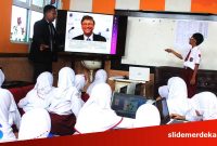 Membangun-Kesadaran-Pedagogis-Guru-di-Era-Media-Digital Membangun Kesadaran Pedagogis Guru di Era Media Digital